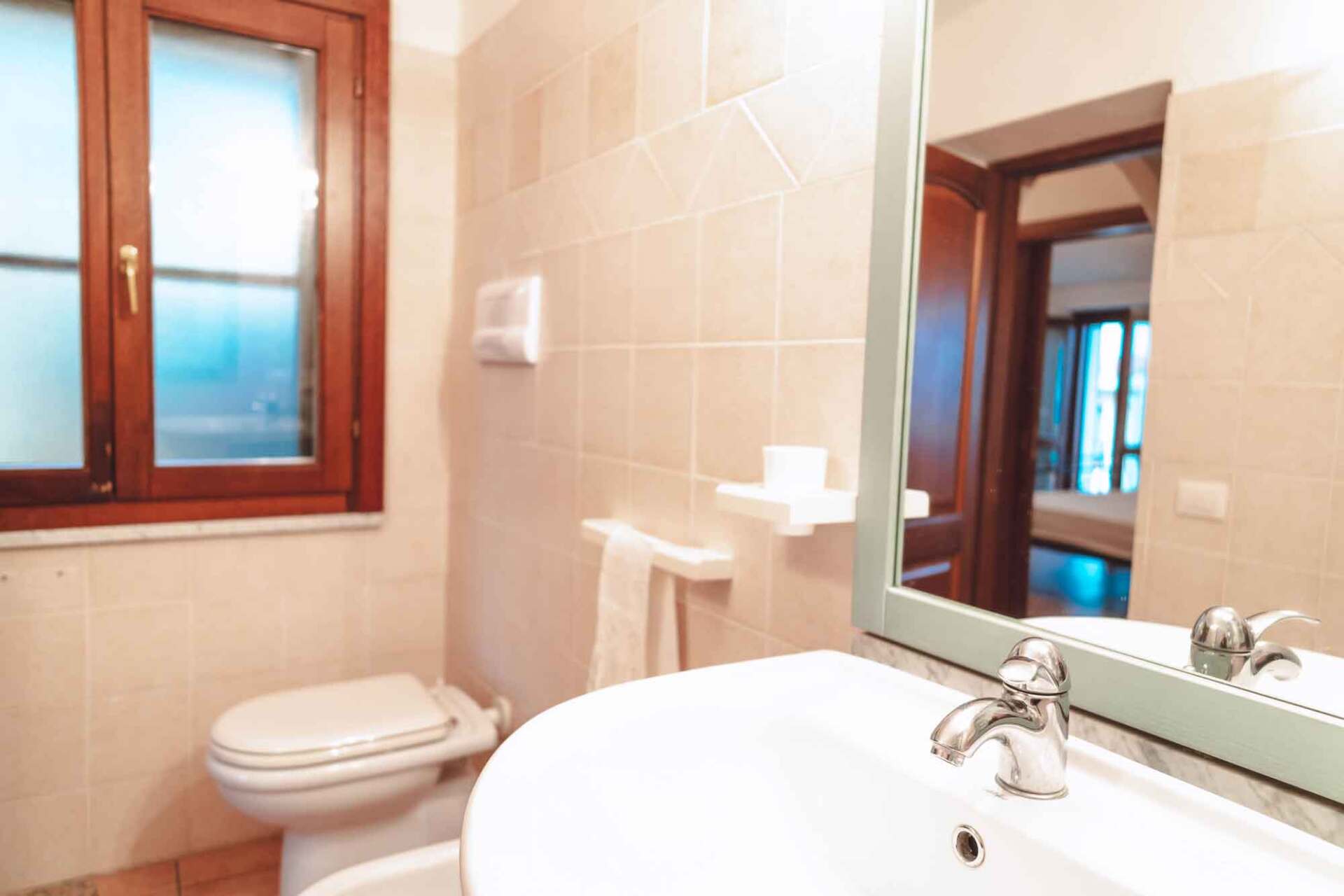 casa angelina, view of bathroom
