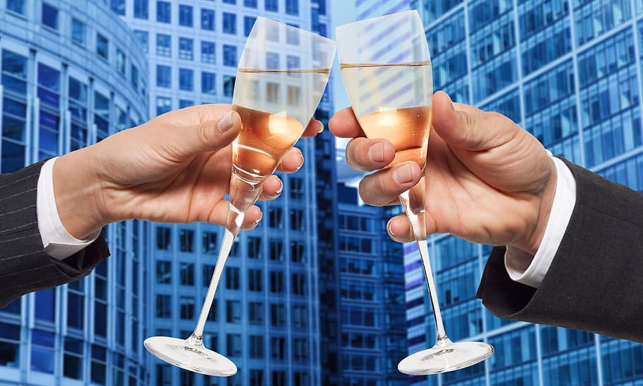 wine glasses cheers