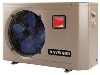 Pompa di calore per piscina Hayward con pale del ventilatore blu, involucro beige e display rosso.
