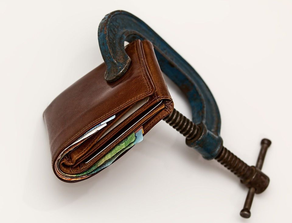 Im Eröffnungsverfahren einer insolventen Kommanditgesellschaft (KG) begründete Steuerverbindlichkeiten können nicht als Insolvenzforderung behandelt werden, um eine Inanspruchnahme der Kommanditisten zugunsten des Finanzamtes zu ermöglichen. Foto: Steve Buissinne;  Mitgeteilt von Rechtsanwalt / Fachanwalt für Steuerrecht / Fachanwalt für Arbeitsrecht Martin J. Warm, Paderborn (www.warm-rechtsanwaelte.de) 