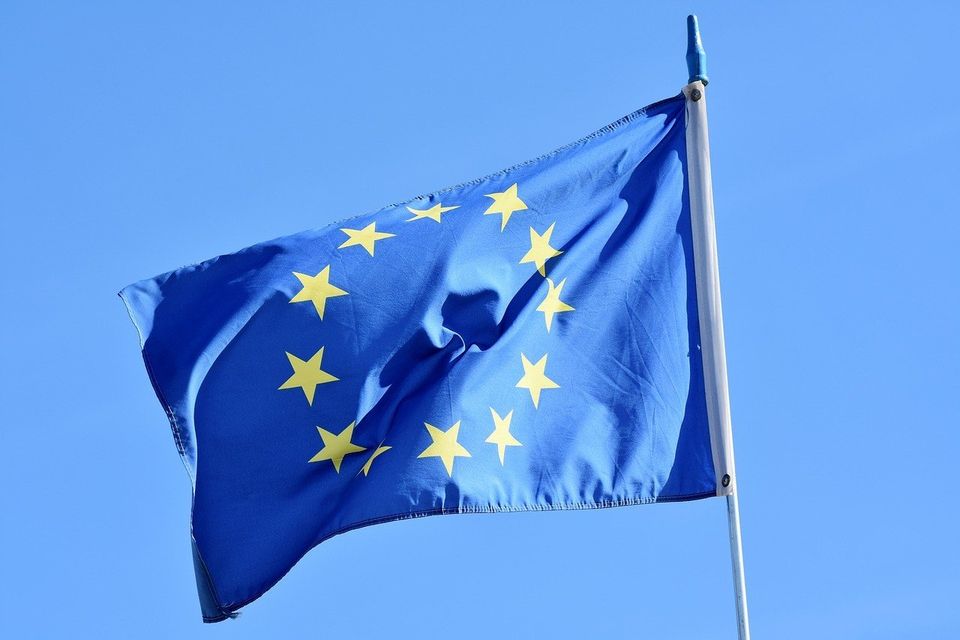 EU-Recht hat Auswirkungen auf Urlaubsverfall in Deutschland. Foto: Capri23auto; Mitgeteilt von Rechtsanwalt / Fachanwalt für Steuerrecht / Fachanwalt für Arbeitsrecht Martin J. Warm, Paderborn (www.warm-rechtsanwaelte.de) 