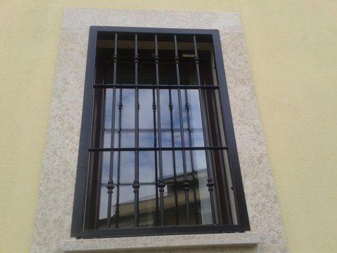 grata per finestra