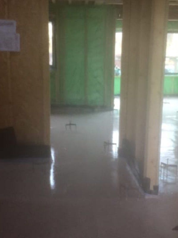 Screeding