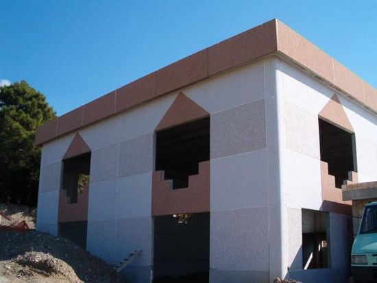 particolare di edificio in costruzione