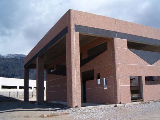 Esterni di un edificio in costruzione