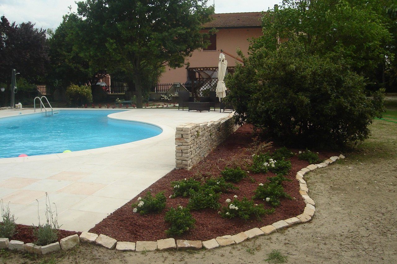 giardino dopo intervento di manutenzione
