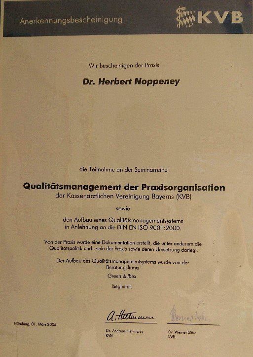 Eine Bescheinigung mit der Aufschrift KVB