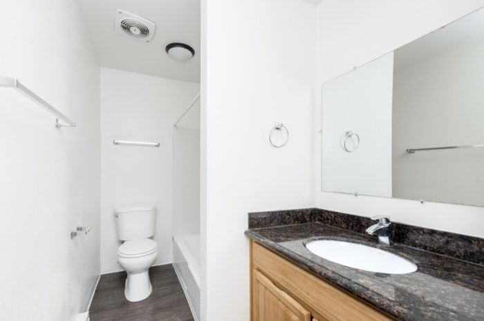 Clifden Apartments Bathroom