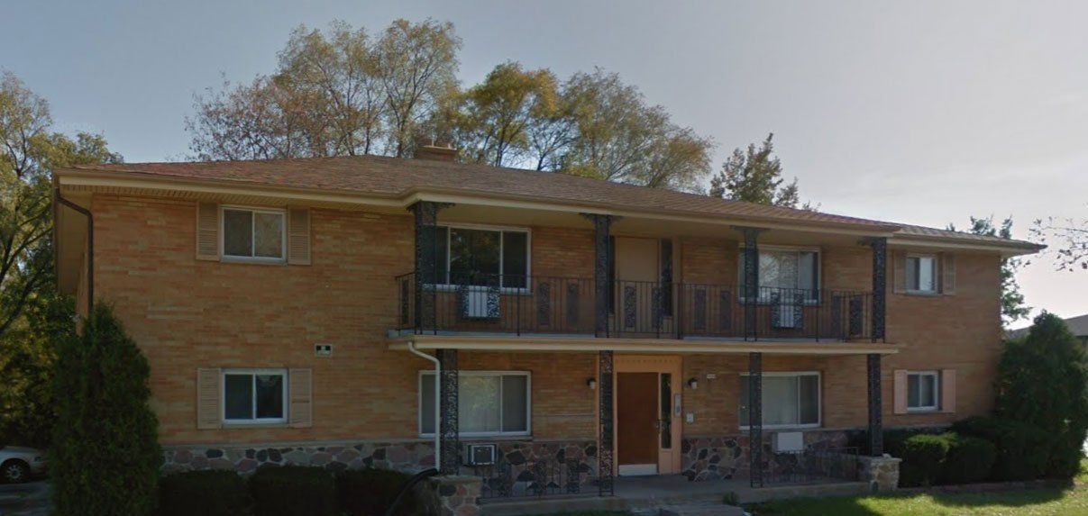 5600 Apartments Exterior Front Entrance
