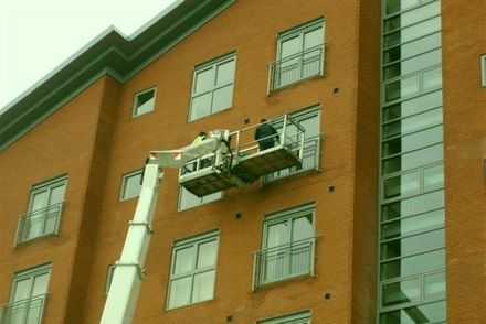 outdoor window cleaning