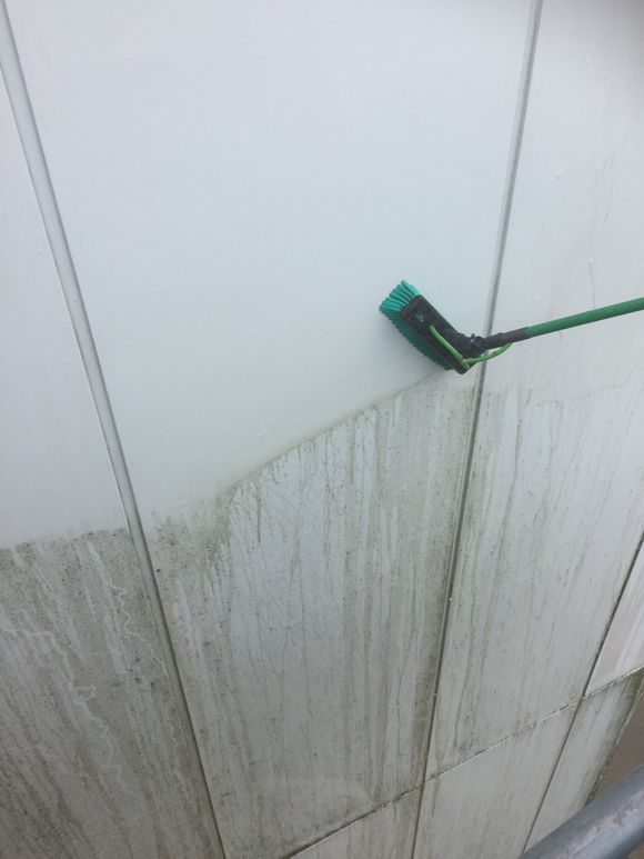 commercial wall cleaning