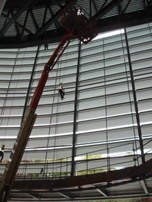 commercial glass wall cleaning