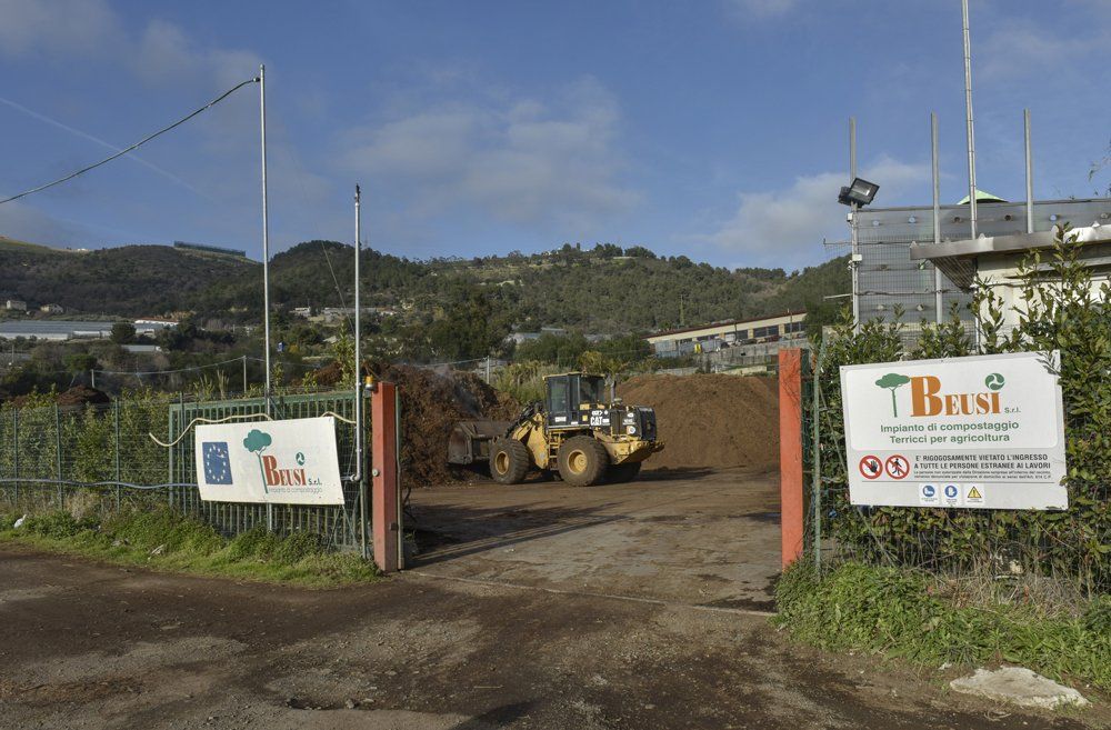 Cancello di ingresso dell'azienda di smaltimento