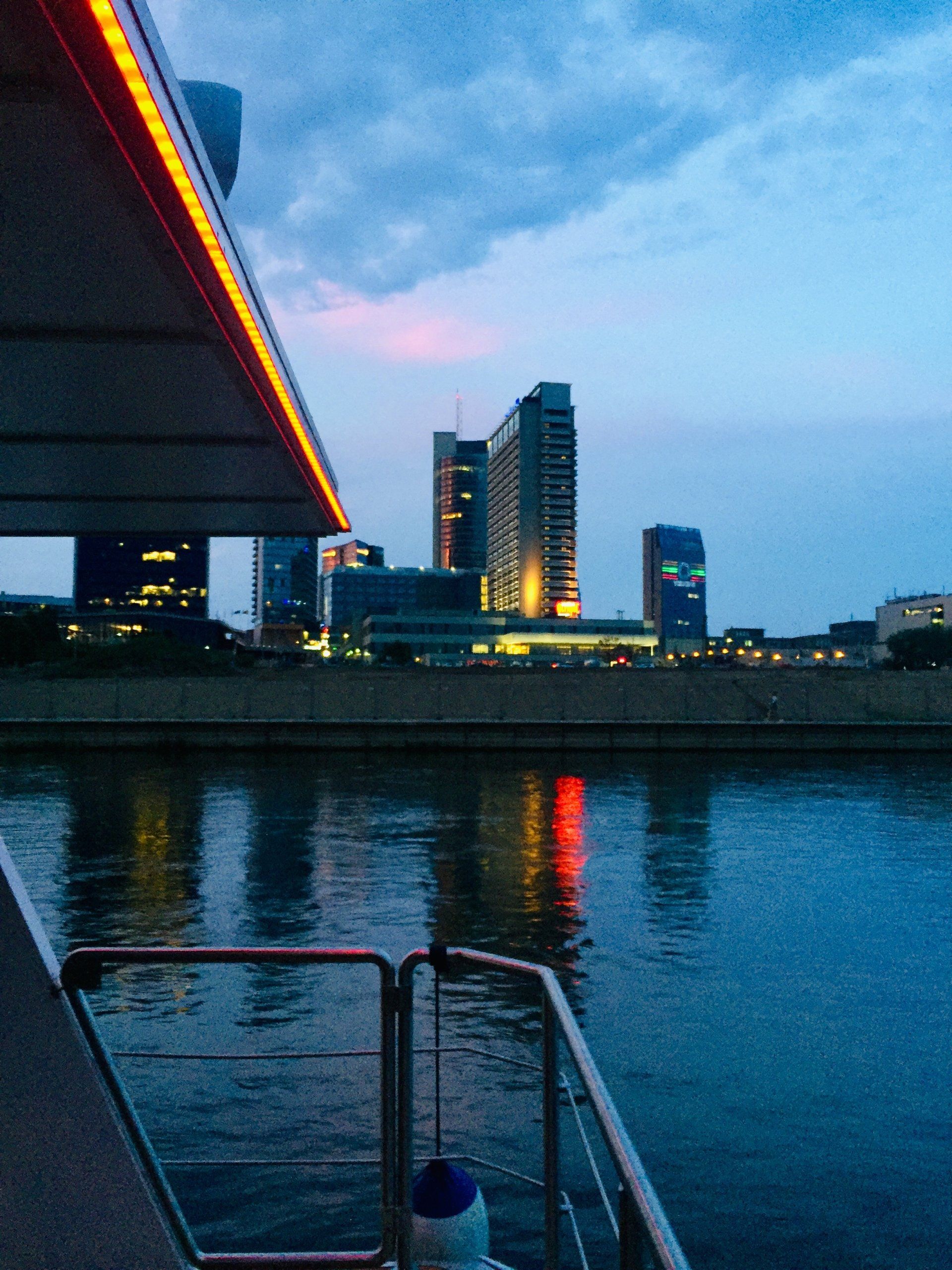 Vilniaus panorama plaukiant Nerimi
