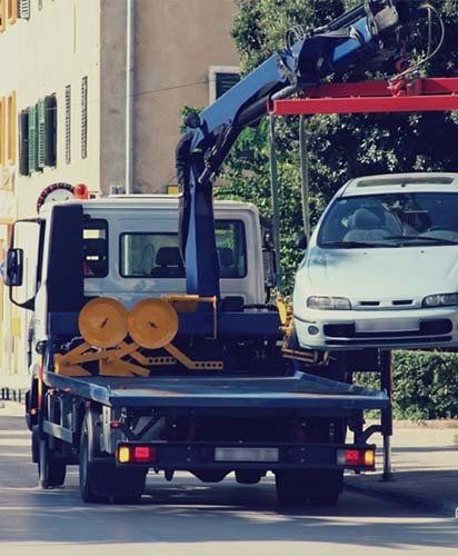 Tow Truck - Auto and Truck Wrecking in Beaumont, CA