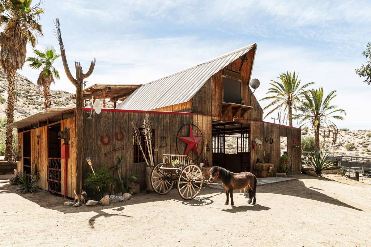 A Wild West Theme House — Lexington, KY — Fantasy Stays