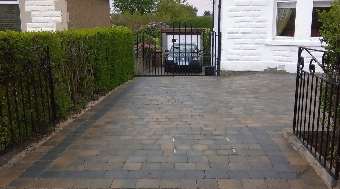 exterior view of a house with pavings