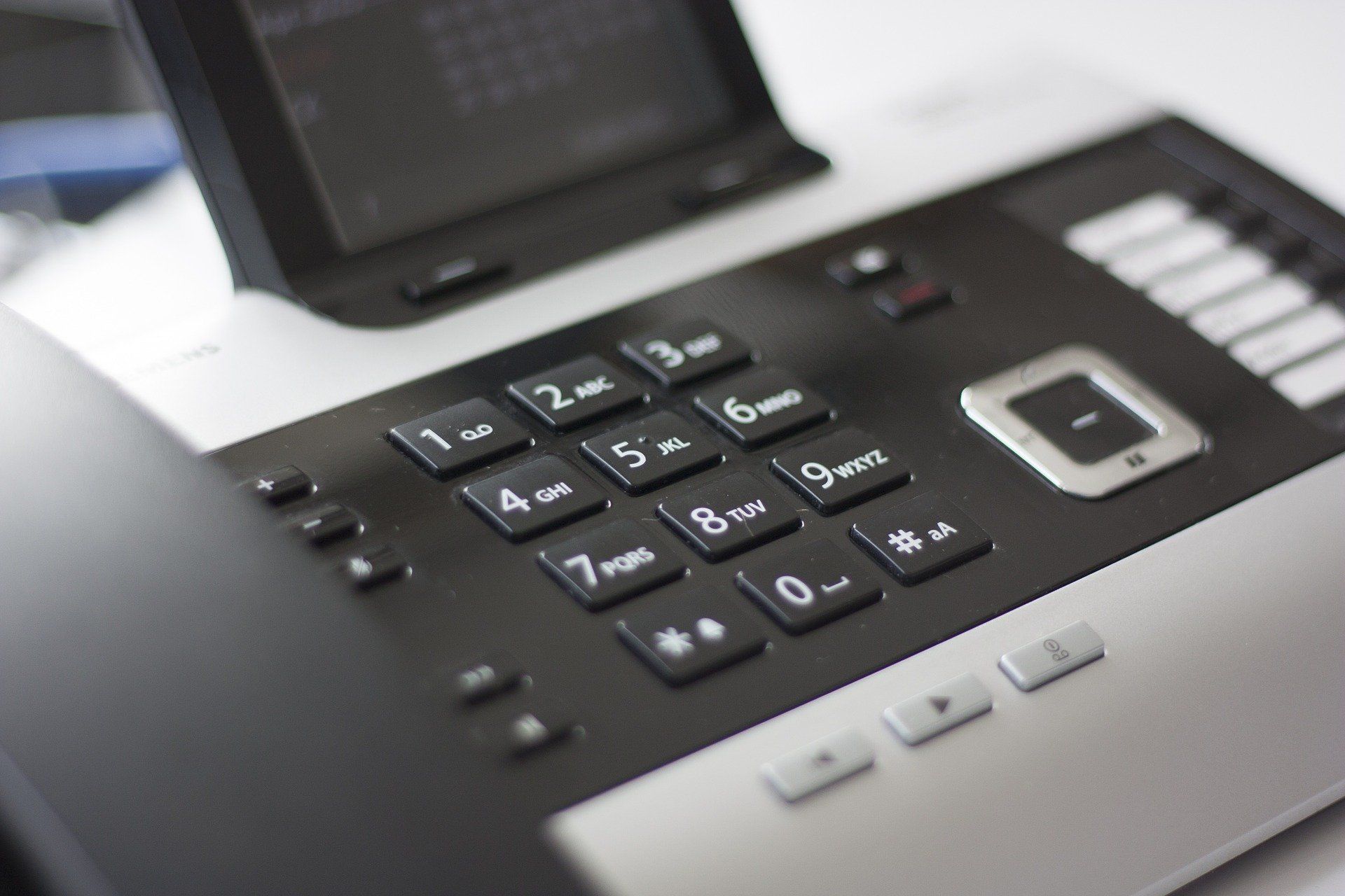Simplifiez vos communications et réduisez vos coûts avec notre solution de téléphonie IP. 