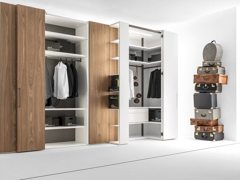 armadio moderno in legno