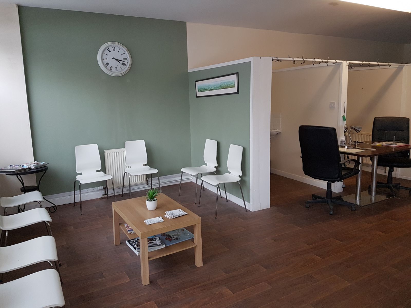 Cosmetic Denture Repair and Design waiting area