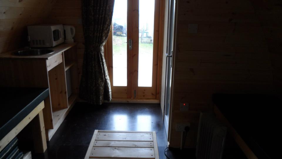 Bonnys Log Pod CampingNI