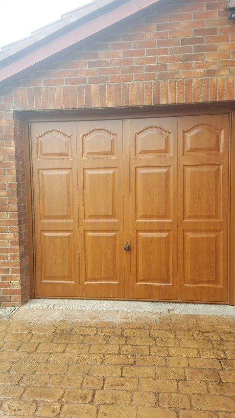 Sectional garage door