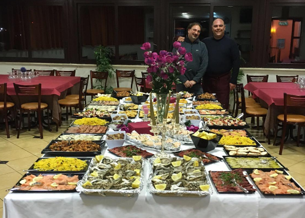 Buffet di antipasti di mare