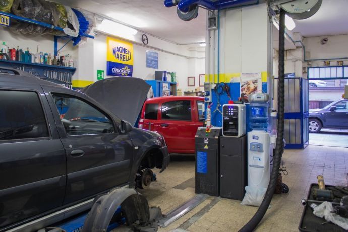 Auto in autofficina