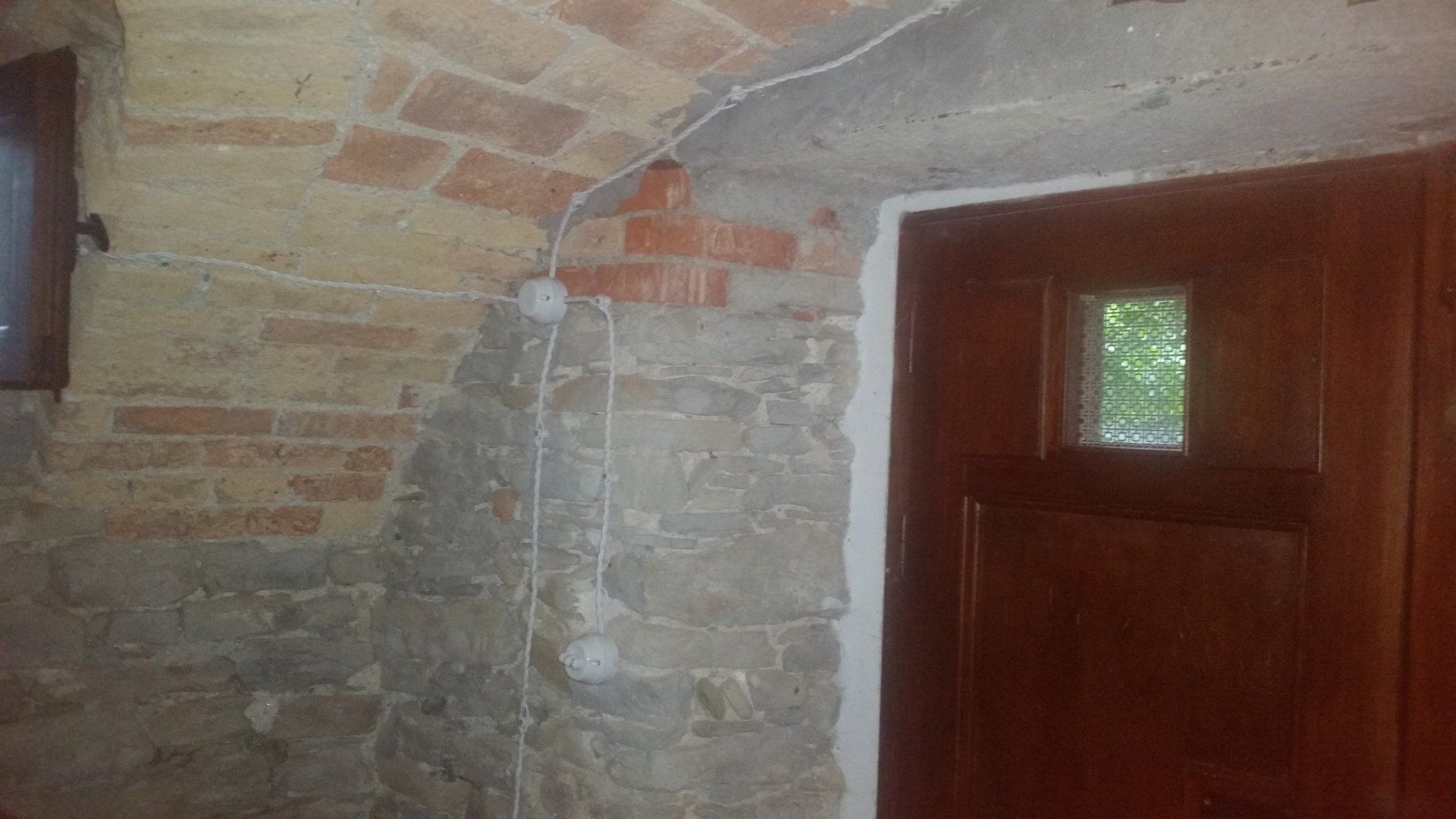 Impianto Elettrico in Treccia di Seta e Ceramica