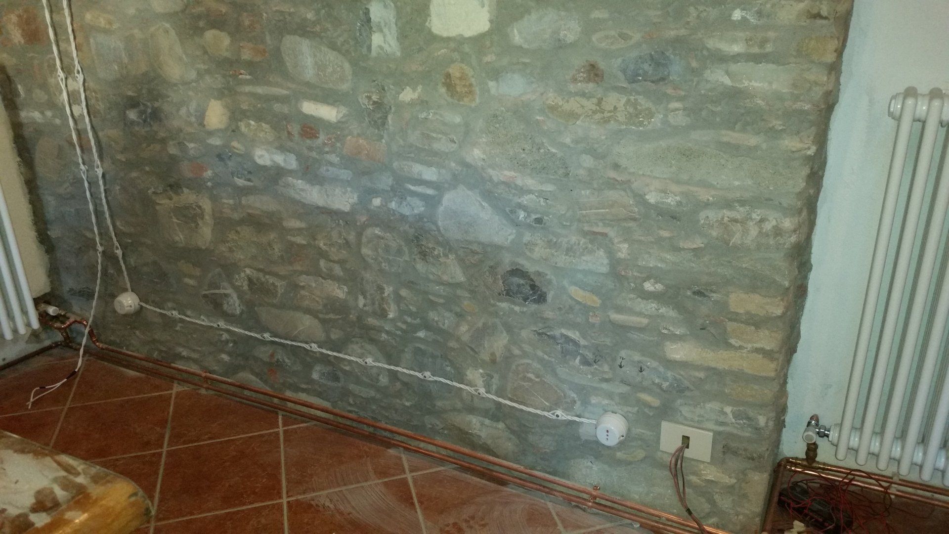 Impianto Elettrico in Treccia di Seta e Ceramica