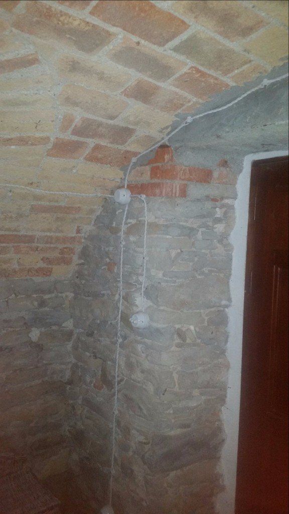 Impianto Elettrico in Treccia di Seta e Ceramica