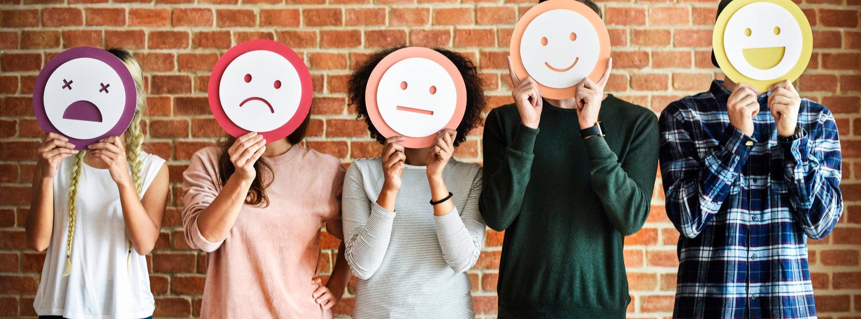 Het Mediators Collectief: 085-1307476 gezichten met verschillende emoties