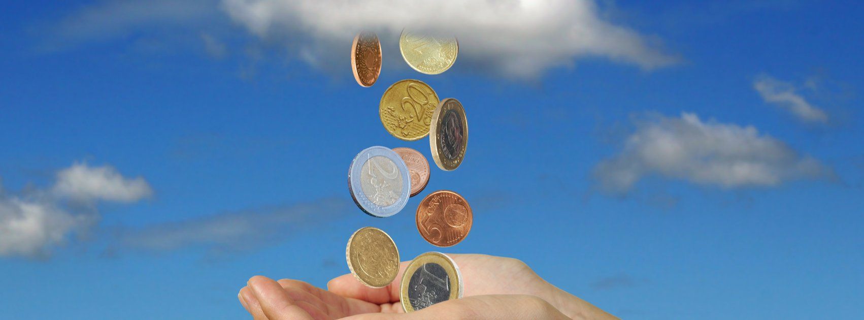 Wilt u een arbeidsconflict oplossen? Neem contact op met Het Mediators Collectief (085-1307476) euro's die in een vrouwenhand vallen