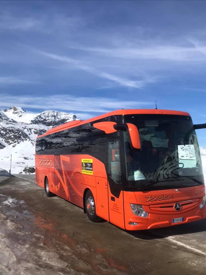 passeggeri di un pullman