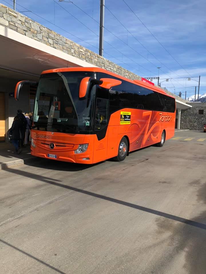 parco mezzi per trasporto persone