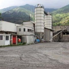 Esterni di impianto specializzato nella produzione di calcestruzzo