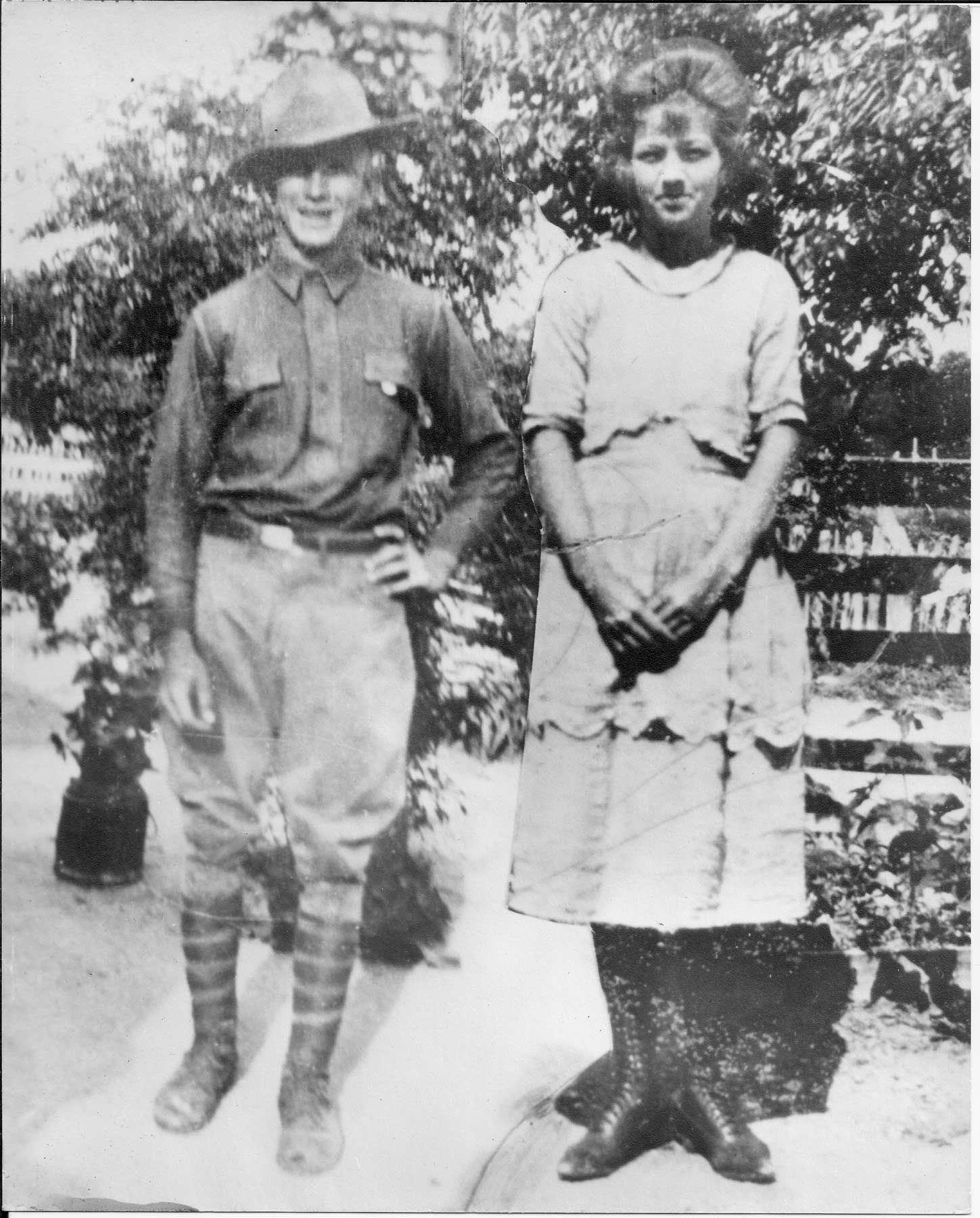 Litten Pierce (17) and Edna Patterson (14)