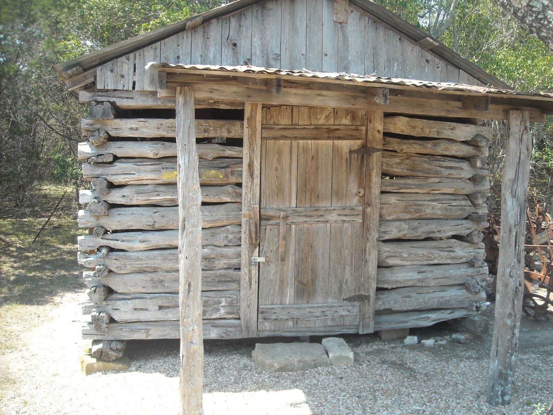 Corn crib made of heart cedar