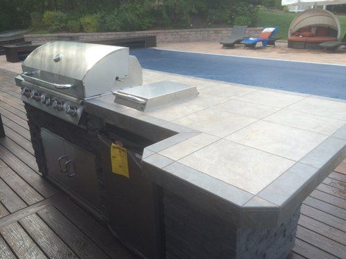 Professional propane fill and exchange in propane tanks