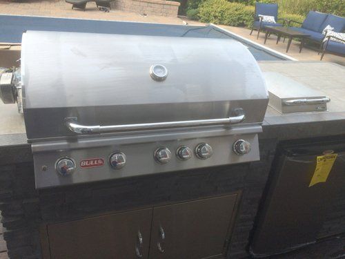Professional propane fill and exchange in propane tanks