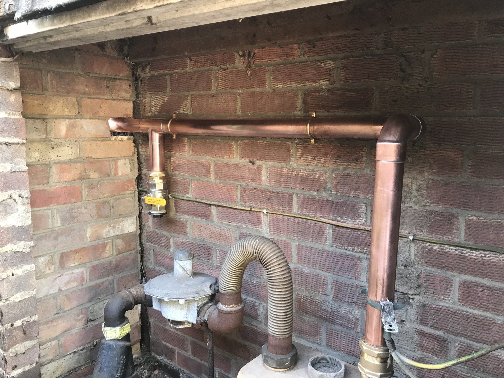 commercial gas pipework installation Wokingham