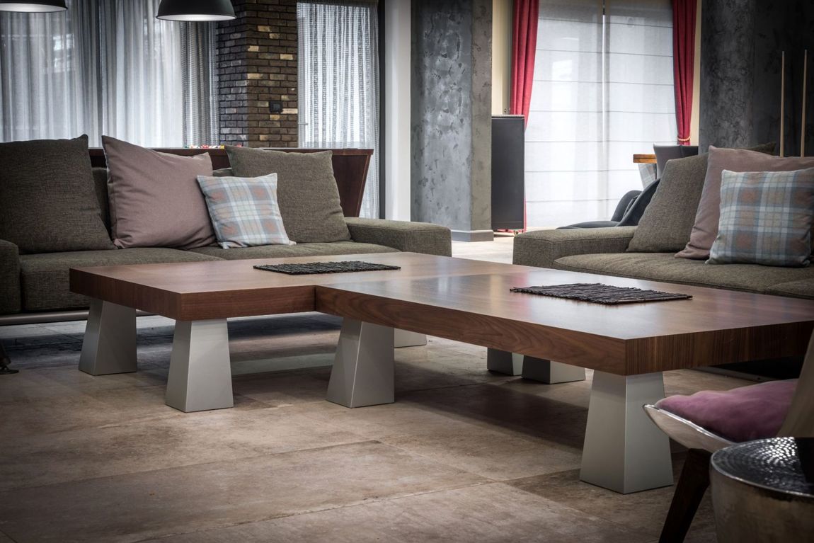 salotto con arredi moderni