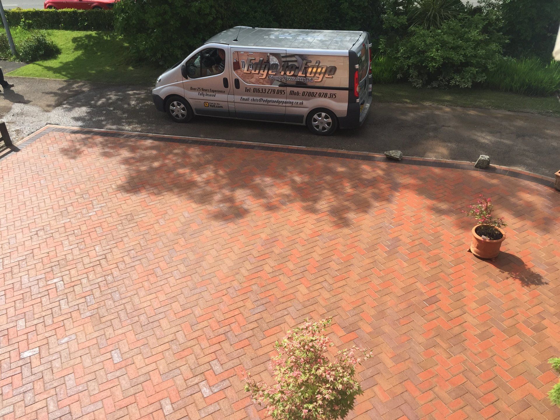 Edge to Edge Paving Specialists Ltd van