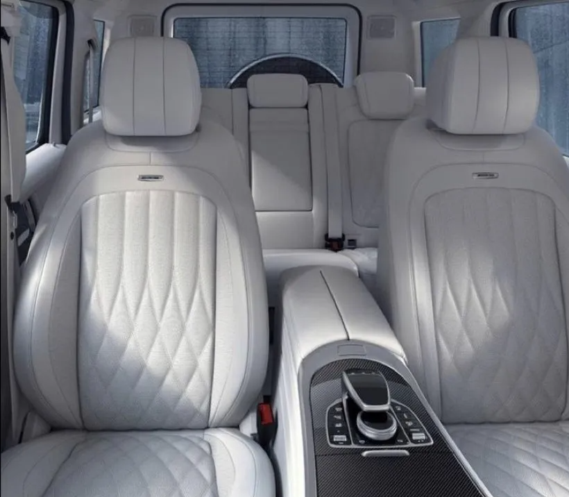 intérieur de voiture de luxe en blanc