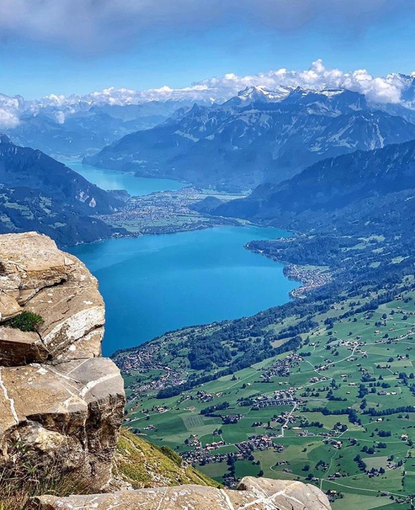 vue de montagnes suisses