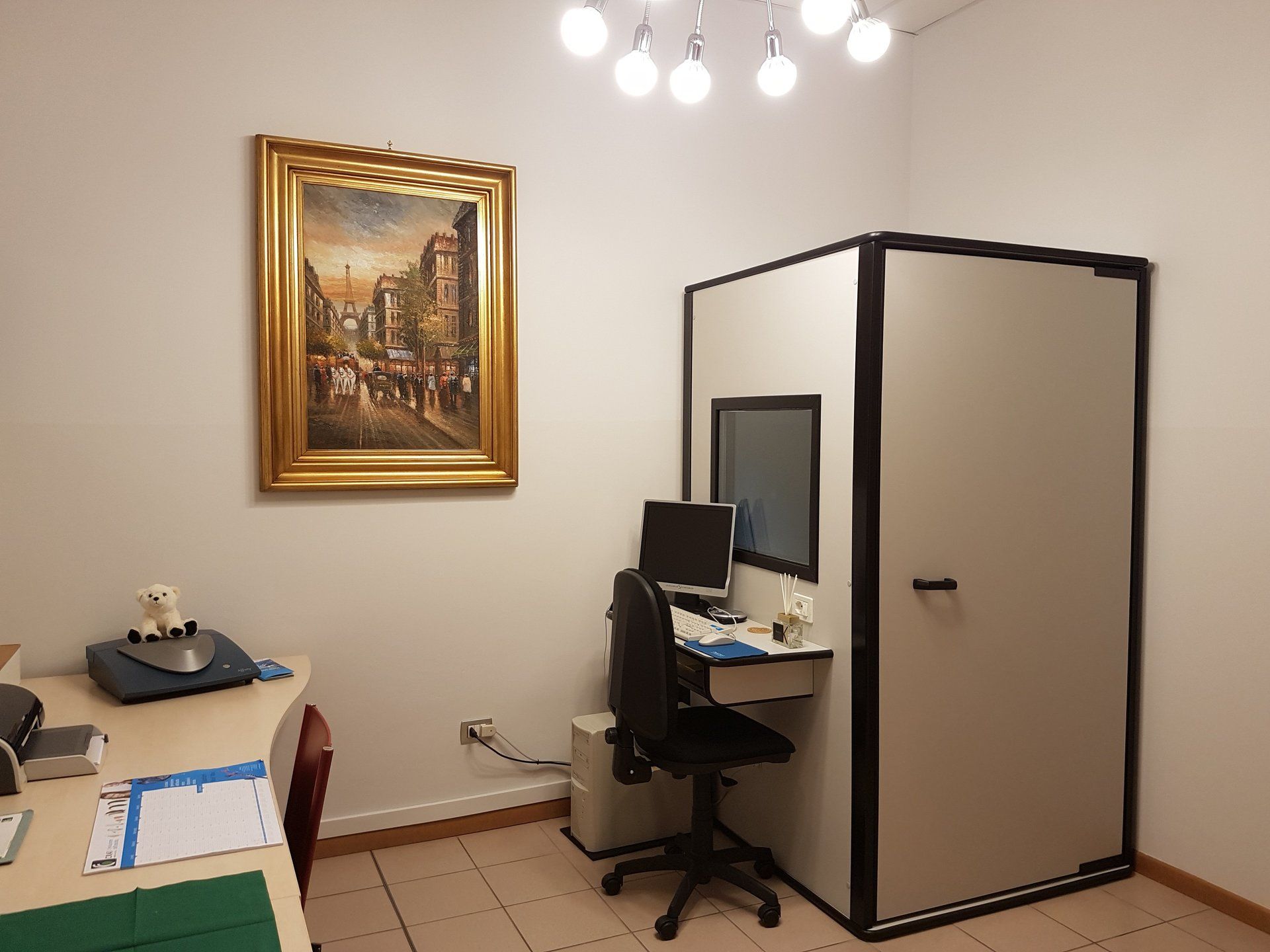 Sala per esami e visite del centro per l'udito