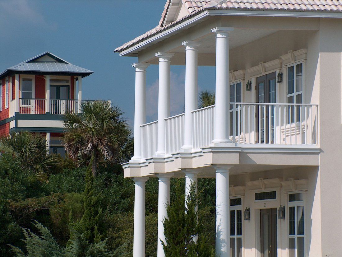 Rosharon, TX home with columns