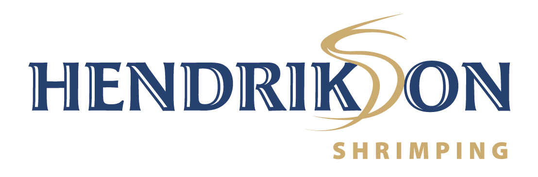 Logo für Hendrikson Shrimping: dunkelblauer Text, stilisiertes „S“ in Gold, darunter „Shrimping“.