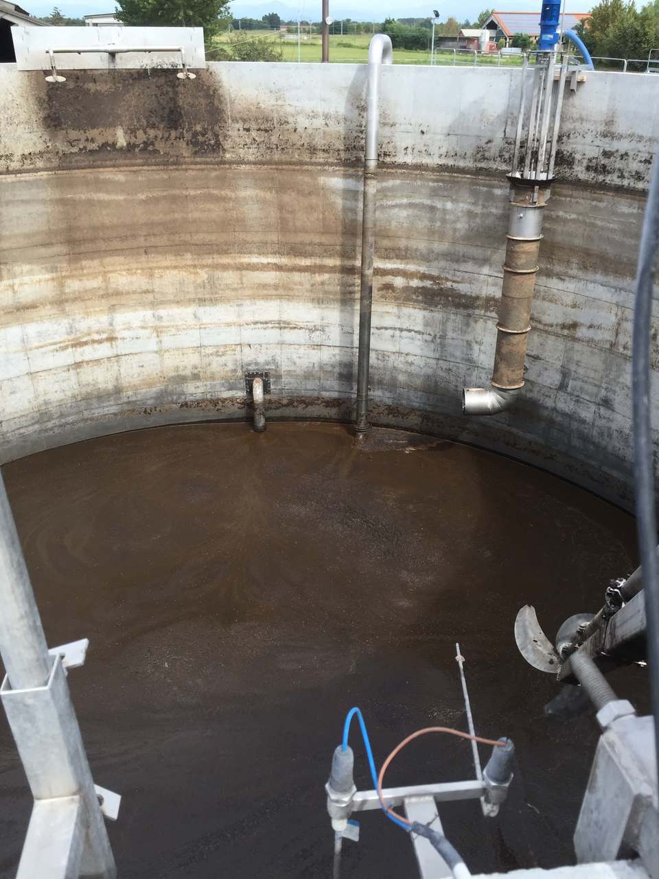pozzo di acqua sporca