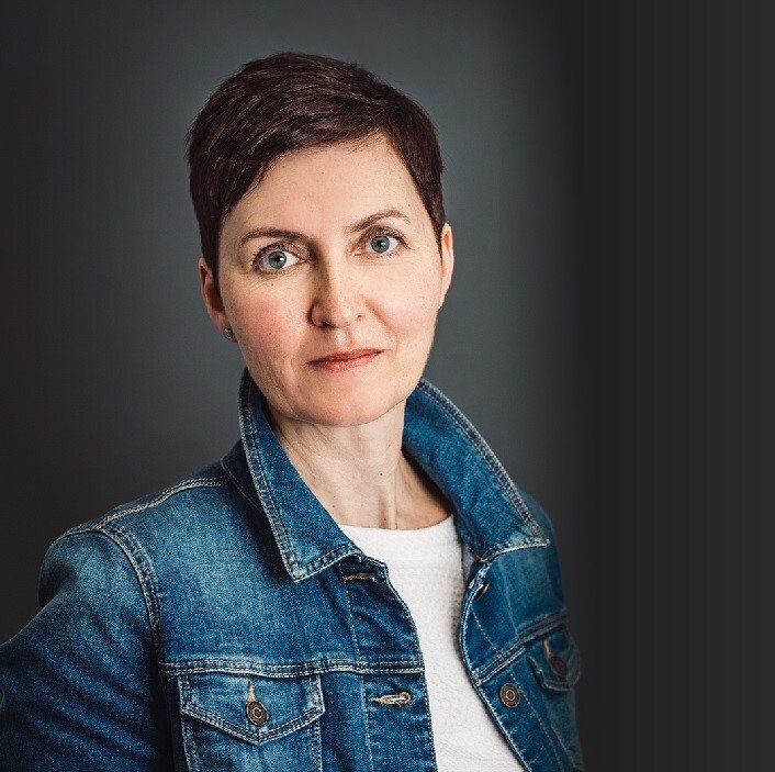 Martina Huber, Sekretariat